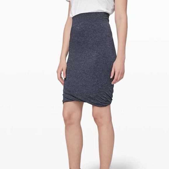 Lululemon Boulevard Bliss Skirt Heather Grey Sz 8 - Picture 2 of 8